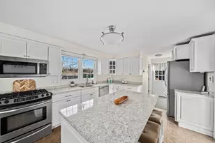 18 Franklin Hunt Rd, Rockland, MA 02370 - Photo 5