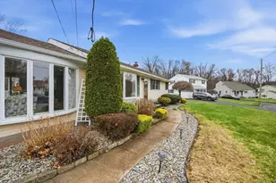 56 Longwood Dr, Chicopee, MA 01020 - Photo 3