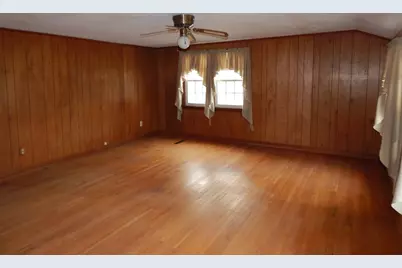 8 Chester St, Montague, MA 01376 - Photo 21