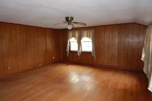 8 Chester St, Montague, MA 01376 - Photo 21