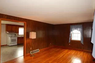 8 Chester St, Montague, MA 01376 - Photo 9