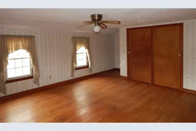 8 Chester St, Montague, MA 01376 - Photo 23