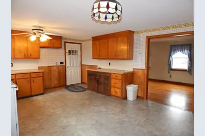 8 Chester St, Montague, MA 01376 - Photo 3