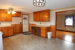 8 Chester St, Montague, MA 01376 - Photo 3