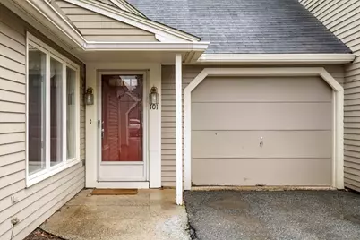 101 Brickett Hill Cir #101, Haverhill, MA 01830 - Photo 3