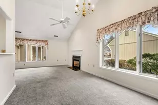 101 Brickett Hill Cir, Haverhill, MA 01830 - Photo 9