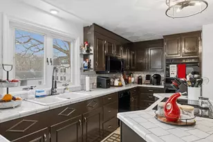 72 Rochambeau, New Bedford, MA 02745 - Photo 9