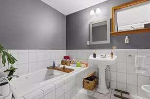 72 Rochambeau, New Bedford, MA 02745 - Photo 17