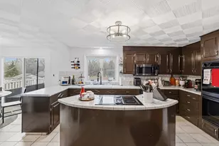 72 Rochambeau, New Bedford, MA 02745 - Photo 11