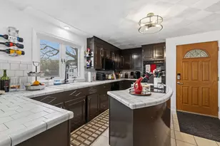 72 Rochambeau, New Bedford, MA 02745 - Photo 11