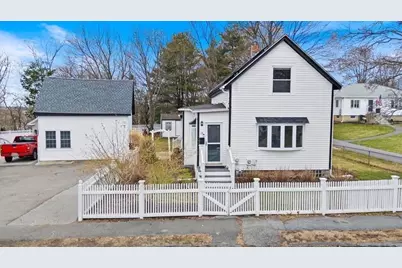 18 Sherman Pl, Woburn, MA 01801 - Photo 5