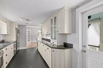 18 Sherman Pl, Woburn, MA 01801 - Photo 7