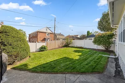 18 Hillcroft Ave, Worcester, MA 01606 - Photo 33