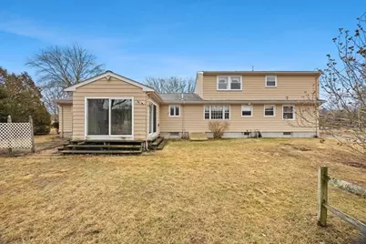 675 Wood St, Swansea, MA 02777 - Photo 3