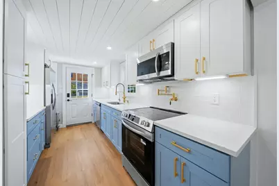 17 Hartford Ave W, Mendon, MA 01756 - Photo 7