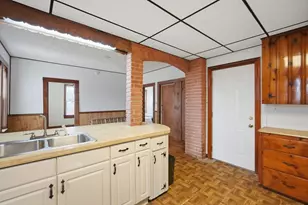 76 Hampden St, Springfield, MA 01151 - Photo 9