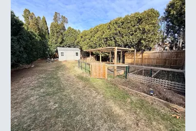 27 Prospect St, Hatfield, MA 01038 - Photo 25