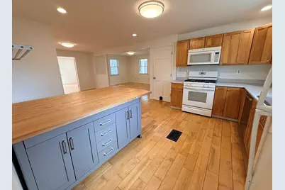 27 Prospect St, Hatfield, MA 01038 - Photo 9