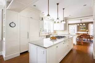 34 Pilgrim Rd, Newton, MA 02468 - Photo 5