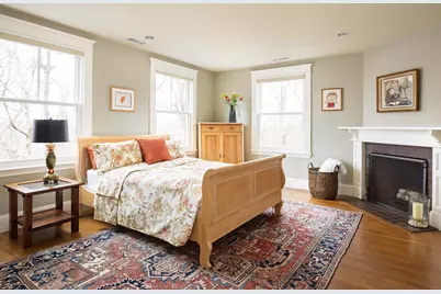 34 Pilgrim Rd, Newton, MA 02468 - Photo 17