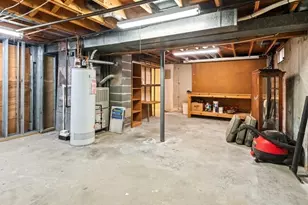 157 Wildwood Ave, Springfield, MA 01118 - Photo 29