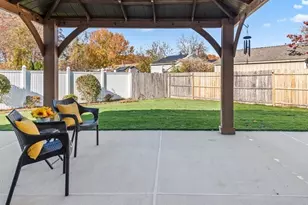 157 Wildwood Ave, Springfield, MA 01118 - Photo 3