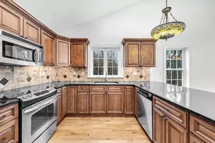 48 Beech Hill Rd, West Springfield, MA 01089 - Photo 7