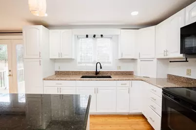 562 Tremont St, Taunton, MA 02780 - Photo 13