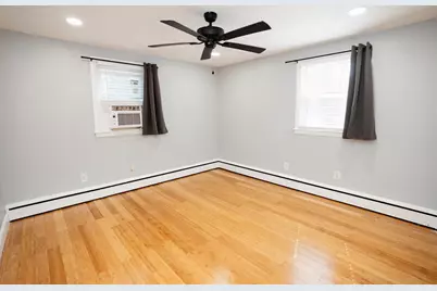 562 Tremont St, Taunton, MA 02780 - Photo 23