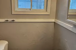 27 Chester St, Springfield, MA 01105 - Photo 9