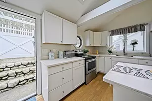21 Hillside Rd, Plymouth, MA 02360 - Photo 25