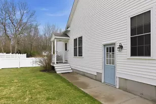 35 Paddock Dr, Plainville, MA 02762 - Photo 7