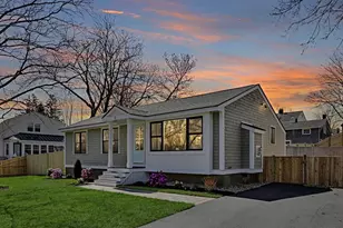 7 Christopher St, Newburyport, MA 01950 - Photo 1