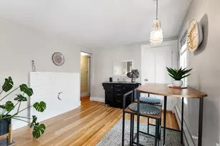 13 Linden St, Marblehead, MA 01945 - Photo 11