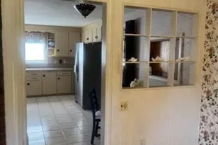 21 Trinity Ave, Worcester, MA 01605 - Photo 17