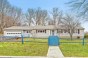 21 Trinity Ave, Worcester, MA 01605 - Photo 3