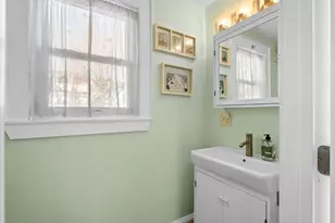 33 Virginia Rd, Quincy, MA 02169 - Photo 21