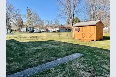 33 Whalon Ave, Swansea, MA 02777 - Photo 5