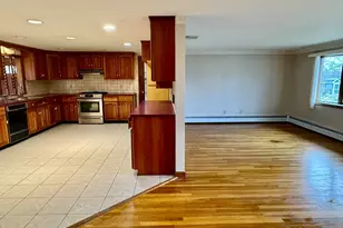 33 Whalon Ave, Swansea, MA 02777 - Photo 7