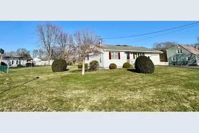 33 Whalon Ave, Swansea, MA 02777 - Photo 3