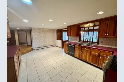 33 Whalon Ave, Swansea, MA 02777 - Photo 9