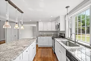 8 Crescent St, Tewksbury, MA 01876 - Photo 13