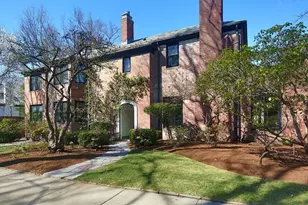 39 Worthington Rd, Brookline, MA 02446 - Photo 3