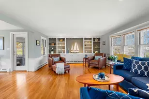 10 W Cottage St, Marblehead, MA 01945 - Photo 3