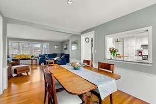 10 W Cottage St, Marblehead, MA 01945 - Photo 5