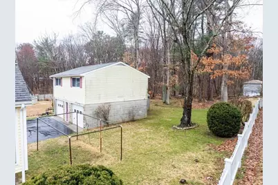 97 Marion Dr, Northbridge, MA 01588 - Photo 3