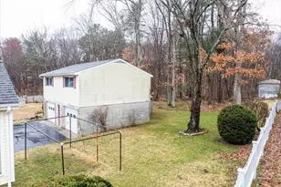 97 Marion Dr, Northbridge, MA 01588 - Photo 3