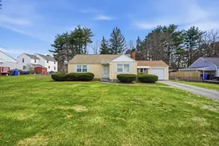 15 Kingoke Ln, Springfield, MA 01119 - Photo 1