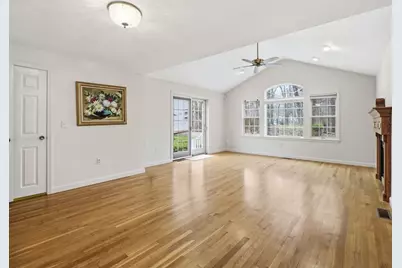 8 Monument Hill Rd, Chelmsford, MA 01824 - Photo 19