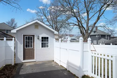 32 Oakland St, Fall River, MA 02720 - Photo 5